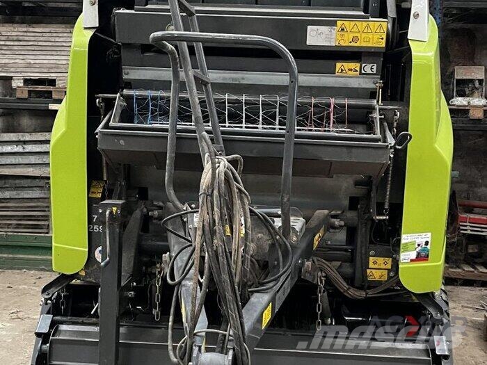 CLAAS Variant 380 RC محزمات مستديرة