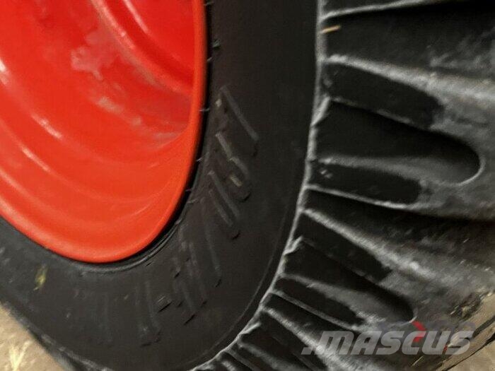 CLAAS Variant 380 RC محزمات مستديرة