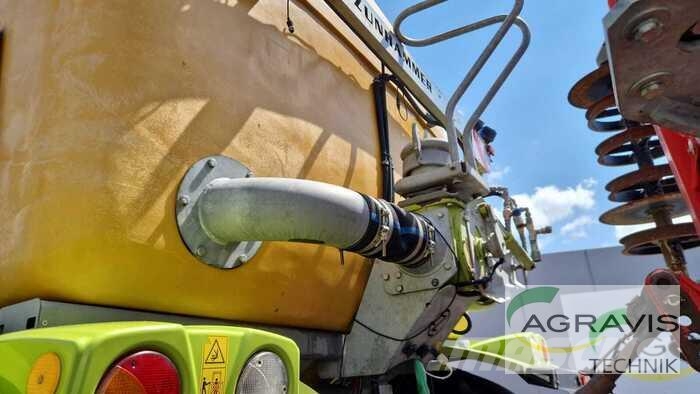 CLAAS XERION 3800 SADDLE TRAC Трактори