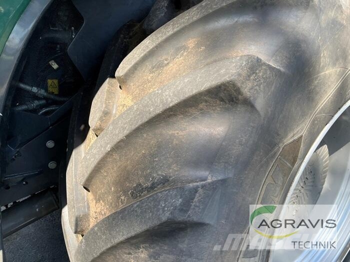 CLAAS XERION 4000 SADDLE TRAC + Zunhammer 11 CBM Aufsatz Трактори