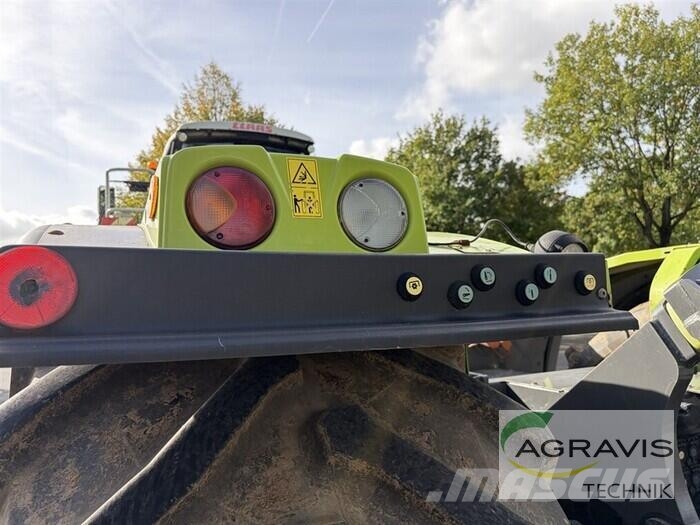 CLAAS XERION 4000 SADDLE TRAC Трактори