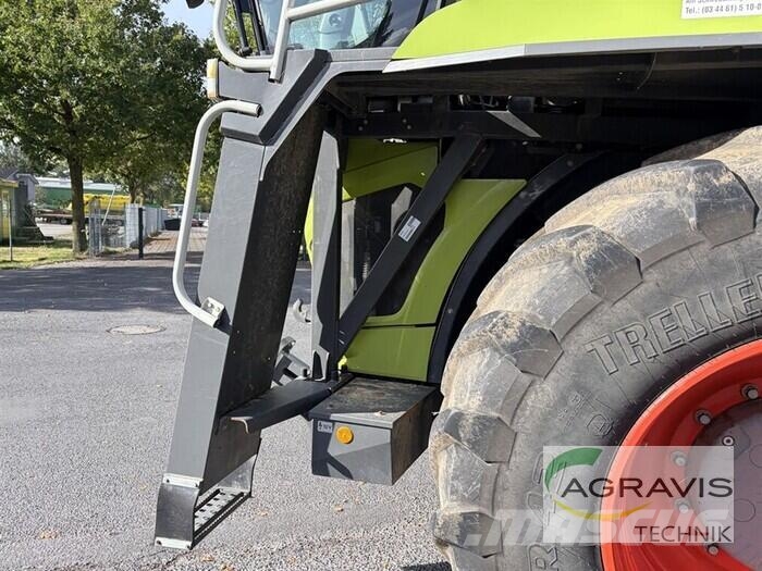 CLAAS XERION 4000 SADDLE TRAC Трактори