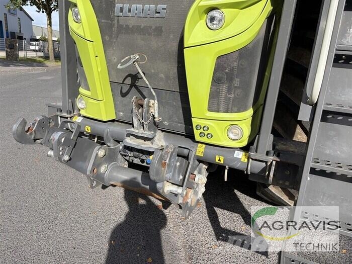 CLAAS XERION 4000 SADDLE TRAC Трактори
