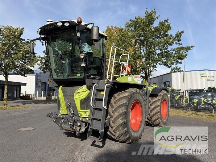 CLAAS XERION 4000 SADDLE TRAC Трактори
