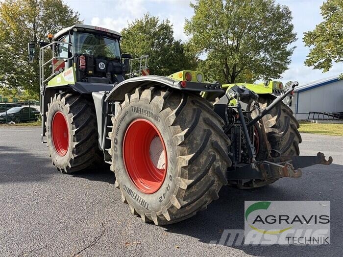 CLAAS XERION 4000 SADDLE TRAC Трактори