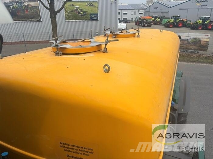 CLAAS XERION 4200 SADDLE TRAC Трактори