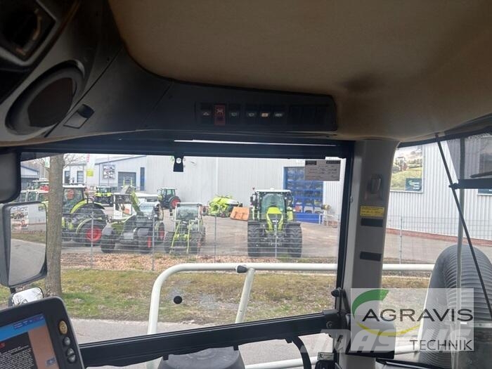CLAAS XERION 4200 SADDLE TRAC Трактори