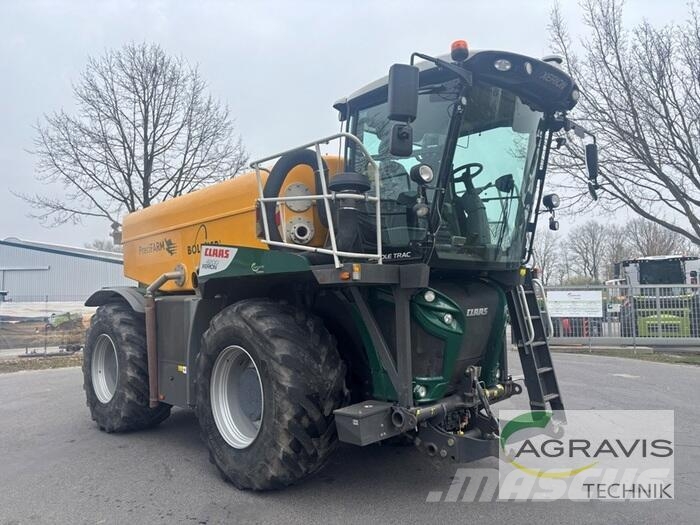 CLAAS XERION 4200 SADDLE TRAC Трактори