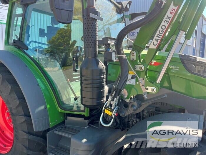 Fendt 211 S VARIO GEN-3 Трактори