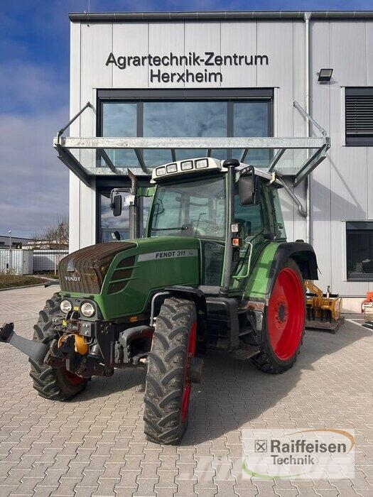 Fendt 311 COM3 Traktorok