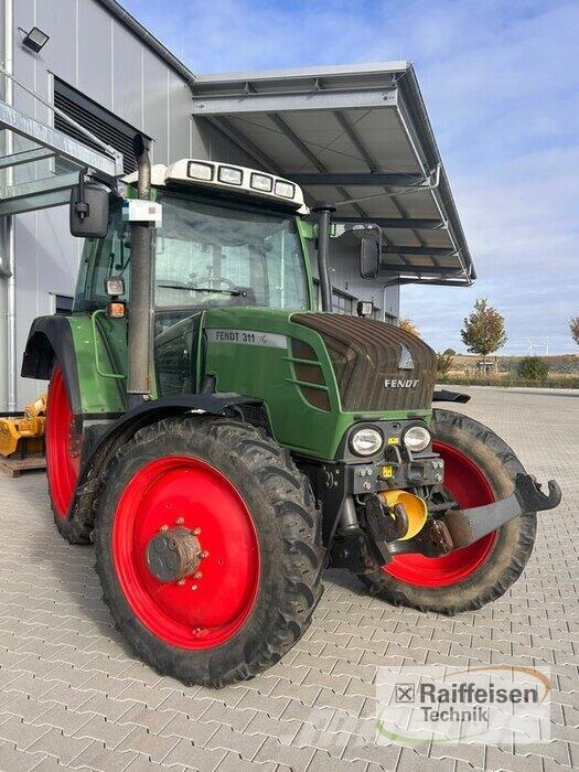 Fendt 311 COM3 Traktorok