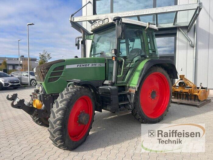 Fendt 311 COM3 Traktorok