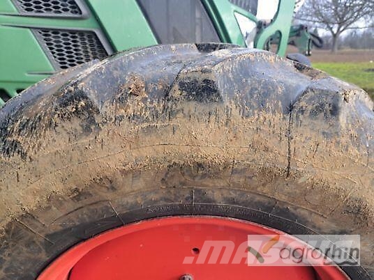 Fendt 512 VARIO Tractors