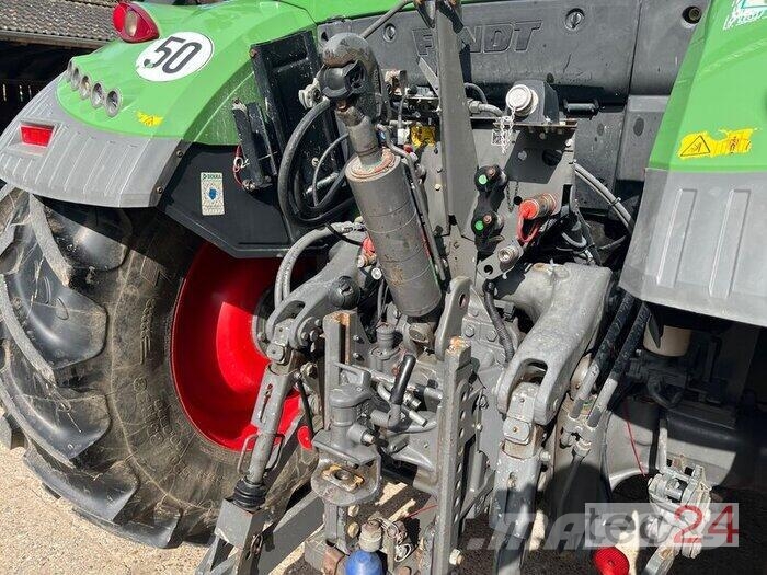 Fendt 516 Vario Tractors