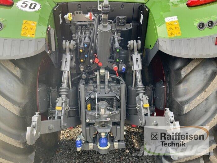 Fendt 620 Vario Tractors