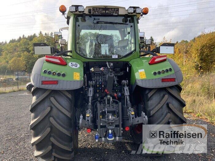Fendt 620 Vario Tractors