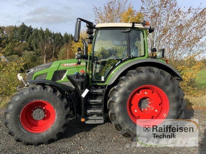 Fendt 620 Vario Tractors