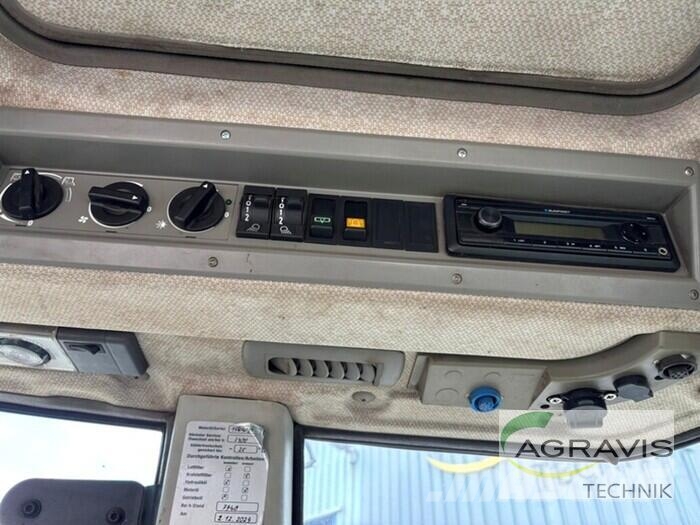 Fendt 712 VARIO الجرارات