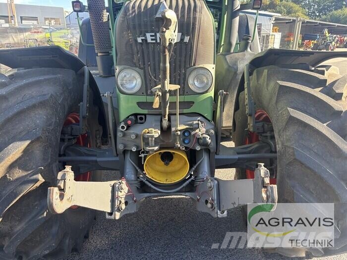 Fendt 712 VARIO Tractors