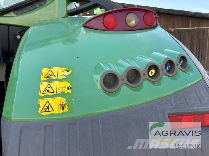 Fendt 718 VARIO S4 Traktori
