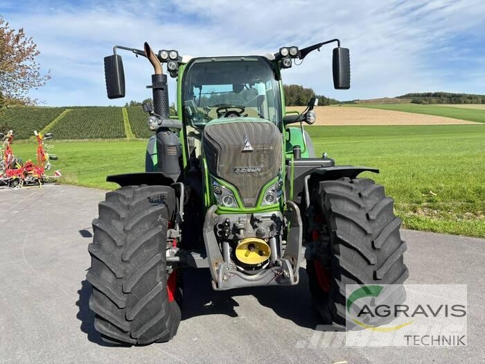 Fendt 718 VARIO S4 Traktori