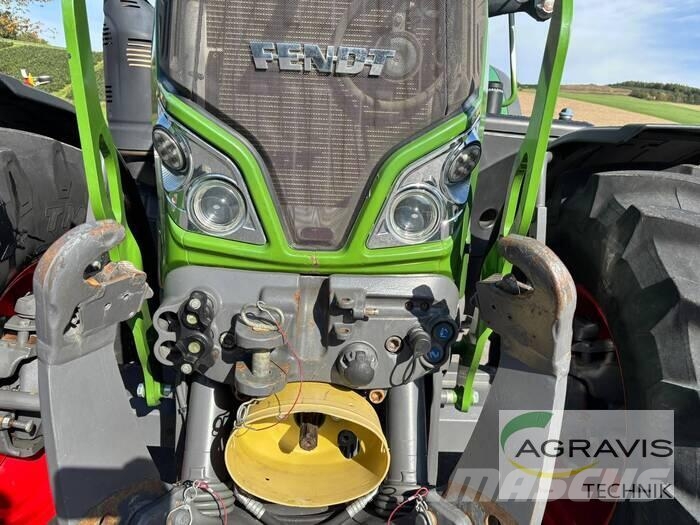 Fendt 718 VARIO S4 Traktori