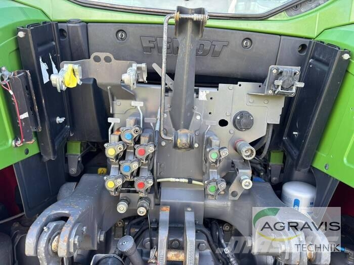 Fendt 718 VARIO S4 Traktori