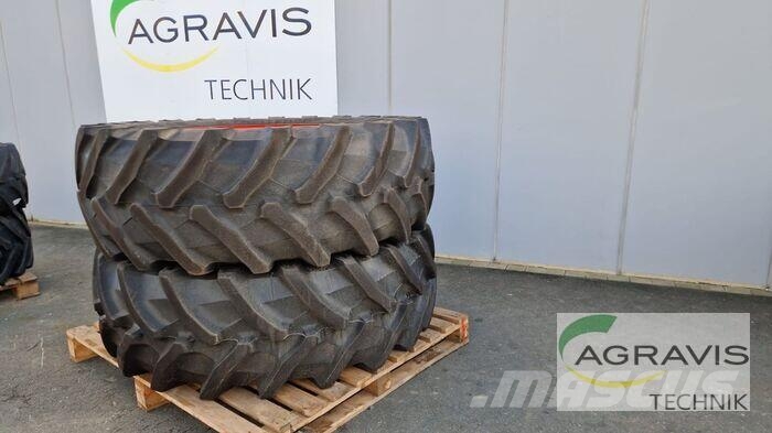 Fendt 724 VARIO S4 Tractors