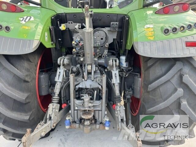 Fendt 724 VARIO S4 Tractors