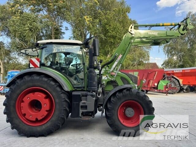 Fendt 724 VARIO S4 Tractors