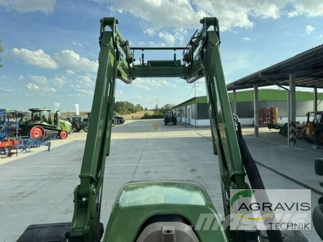 Fendt 724 VARIO S4 Tractors