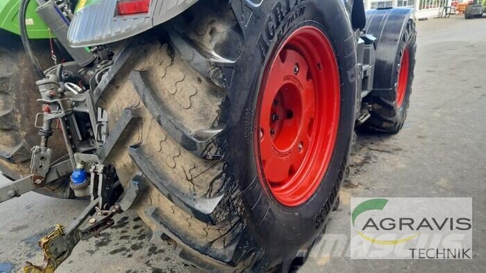 Fendt 724 VARIO S4 Profi Plus Tracteur