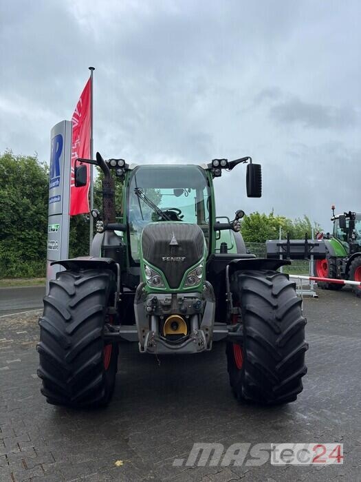 Fendt 724 VARIO SCR Трактори