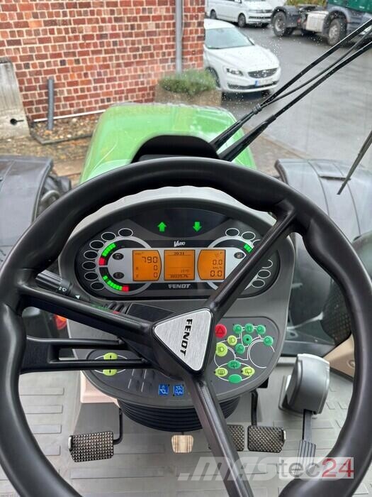Fendt 724 VARIO SCR Трактори