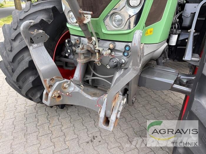 Fendt 824 VARIO S4 Profi Tractoren