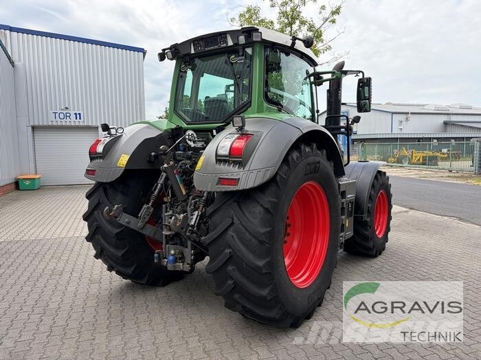 Fendt 824 VARIO S4 Profi Tractoren