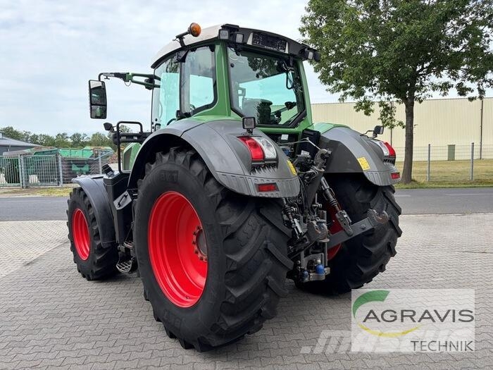 Fendt 824 VARIO S4 Profi Tractoren