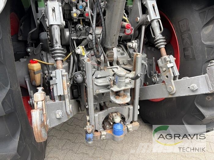 Fendt 824 VARIO S4 Profi Tractoren