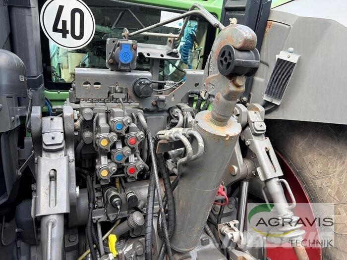 Fendt 824 VARIO S4 Profi Tractoren