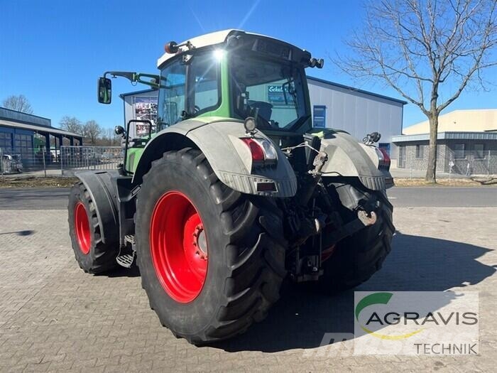 Fendt 824 VARIO SCR Profi Plus Tracteur