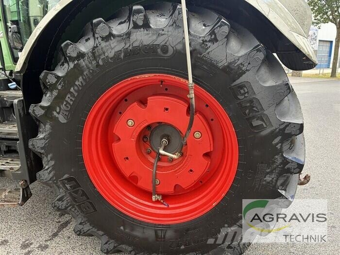 Fendt 826 VARIO SCR Profi mit Trimble-Lenksystem RTK Traktorer