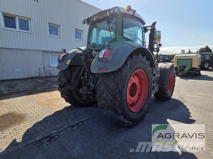 Fendt 828 VARIO S4 Tractoren