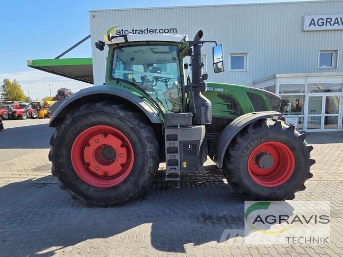 Fendt 828 VARIO S4 Tractoren