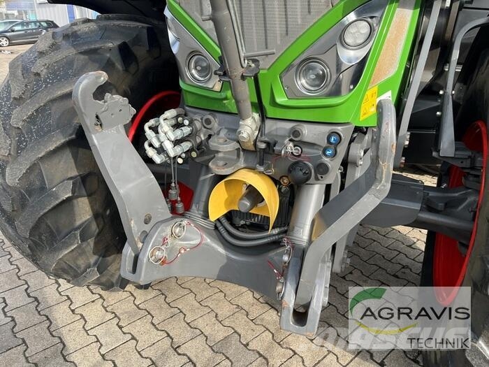 Fendt 828 VARIO S4 Profi Plus Трактори
