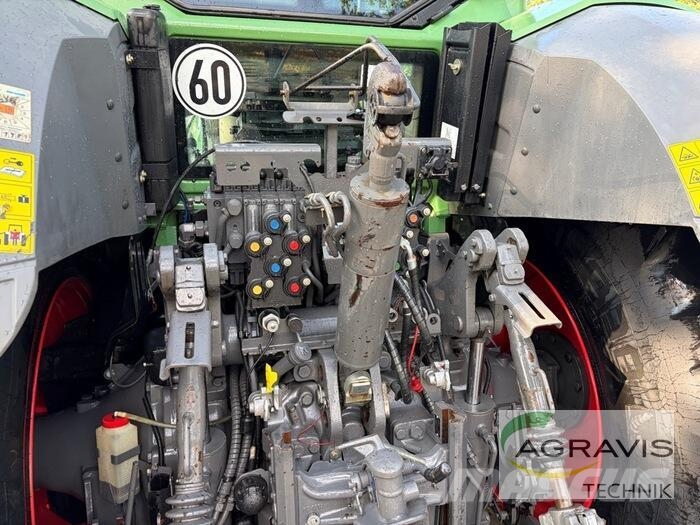 Fendt 828 VARIO S4 Profi Plus Трактори