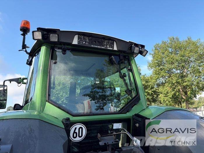 Fendt 828 VARIO S4 Profi Plus Трактори