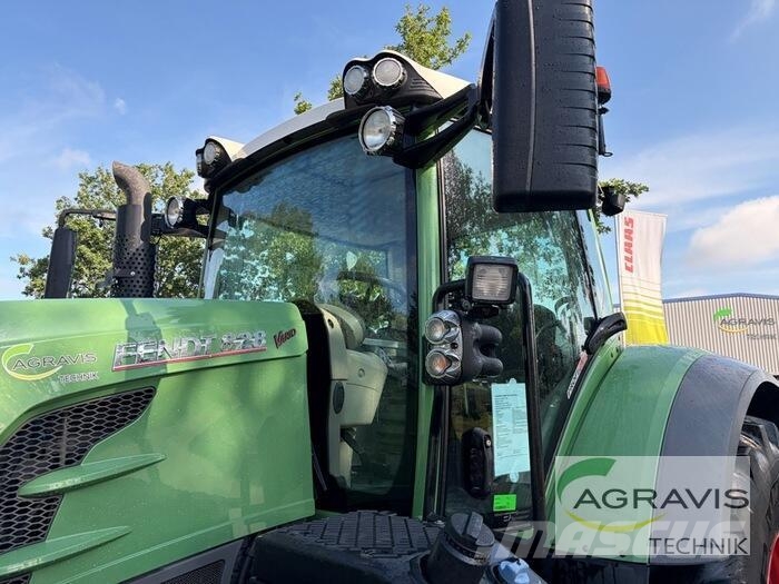 Fendt 828 VARIO S4 Profi Plus Трактори