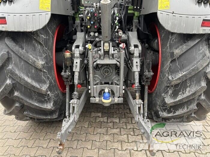 Fendt 828 VARIO S4 Profi Plus Tracteur