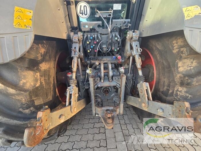 Fendt 828 VARIO S4 Profi Plus Trattori