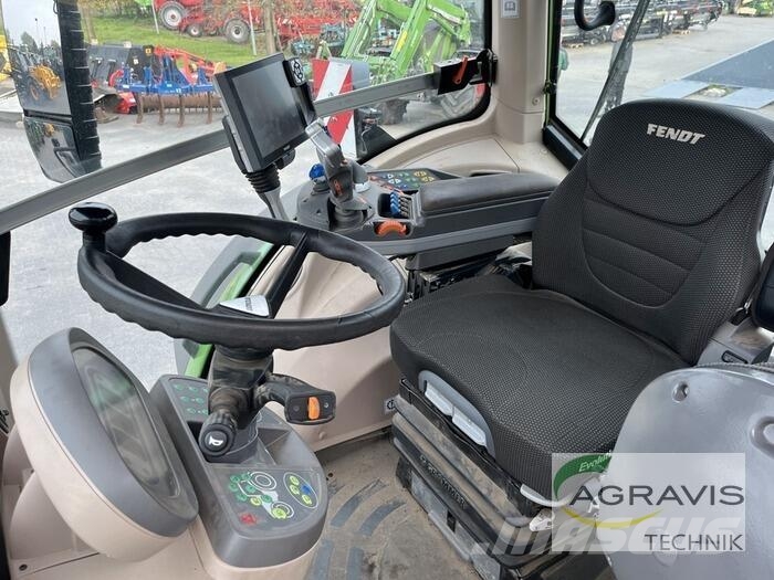 Fendt 828 VARIO S4 Profi Plus Traktorji